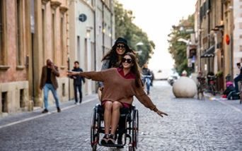 Una scena del film Così volano le farfalle