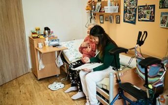 Caregiver: in Friuli un contributo di 300 euro mensili