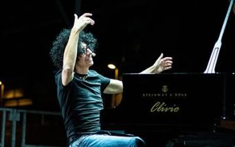 Giovanni Allevi e la sua lotta contro il mieloma