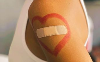 Terza dose vaccino Covid, la lista dei farmaci per capire chi deve sottoporsi a vaccinazione aggiuntiva