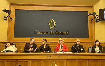 Screening Neonatale Esteso (SNE), Parlamentari e Associazioni dicono basta ai ritardi del Governo