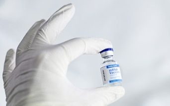 Vaccino anti covid autunno 2023: priorità a pazienti fragili e anziani over 80