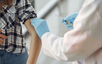 Vaccino Covid-19. Disponibile elenco completo patologie per dose aggiuntiva con Pfizer o Moderna. Si attende ancora l’elenco delle condizioni prioritarie per ricevere la terza dose “booster”